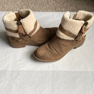 Women’s cuff ankle boots
